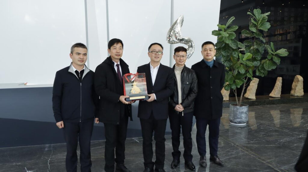 樂清市人民政府戴旭強市長一行蒞臨我司開展“樂商之春”慰問